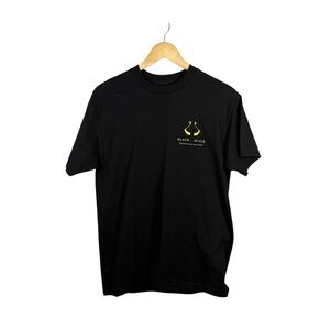 Black Scale Men’s Classic Graphic Crewneck Flag Tee in Black/Yellow Size M